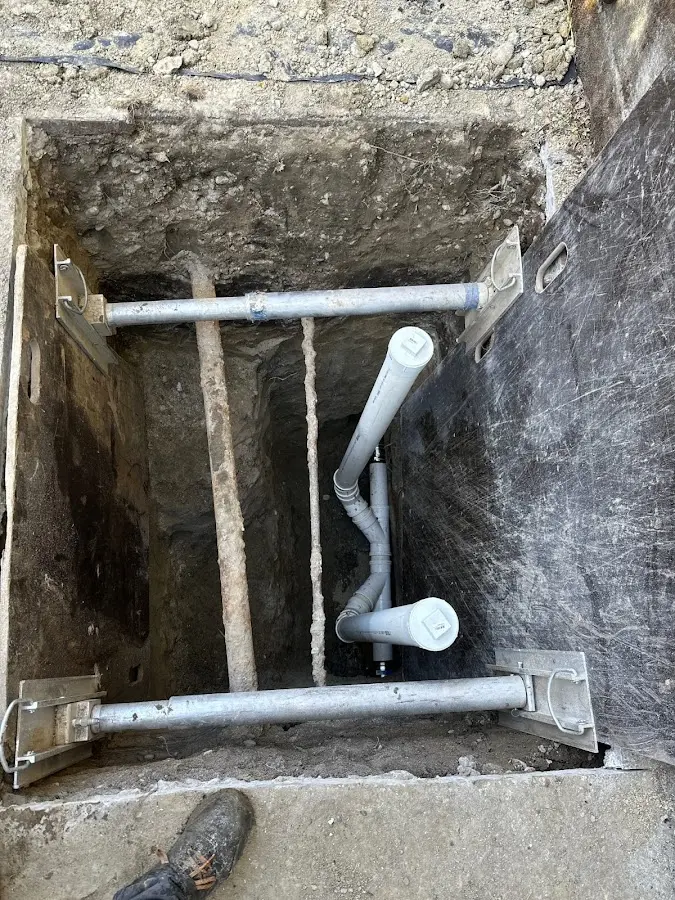 Experienced plumber completing Drain Cleaning work in Mecca